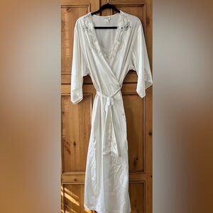 Natori Classics Silk Lace Bridal Robe & Gown Set Ivory Honeymoon Trousseau